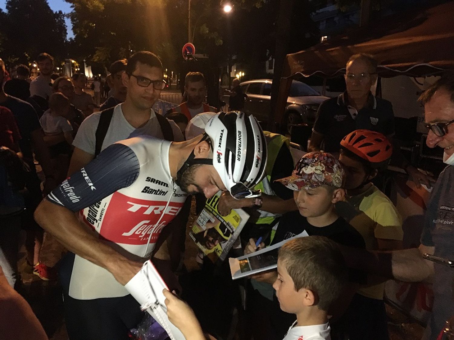 Julien Bernard a signé de nombreux autographes ce jeudi soir